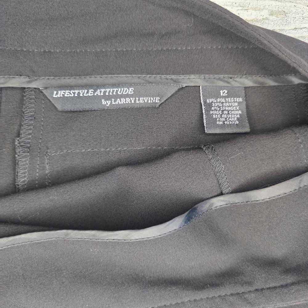 Larry Levine Lifestyle Attitude Black Skirt Size 12 Faux Button Front Stretch - Picture 7 of 10